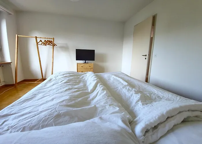 Appartement Designer Apt, 2 Balconies, 10min To Main Station