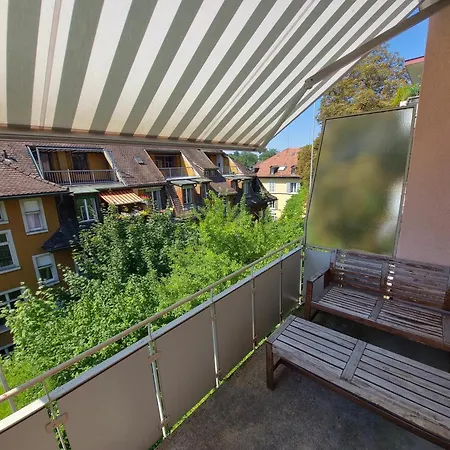 Designer Apt, 2 Balconies, 10min To Main Station *