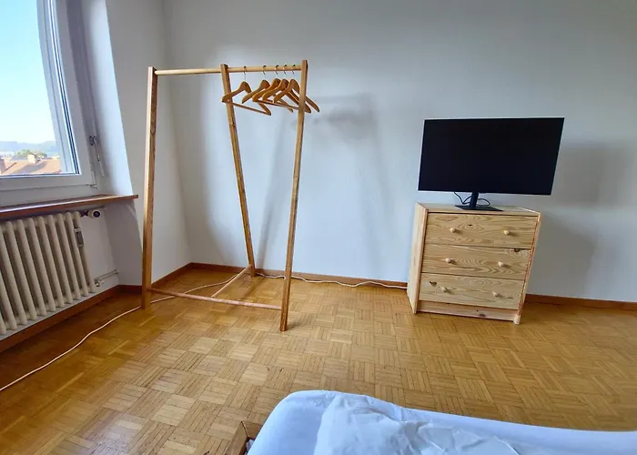 Designer Apt, 2 Balconies, 10min To Main Station Апартаменти *