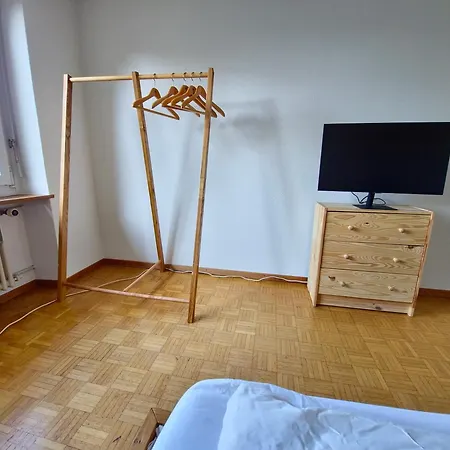 Designer Apt, 2 Balconies, 10min To Main Station Appartement *