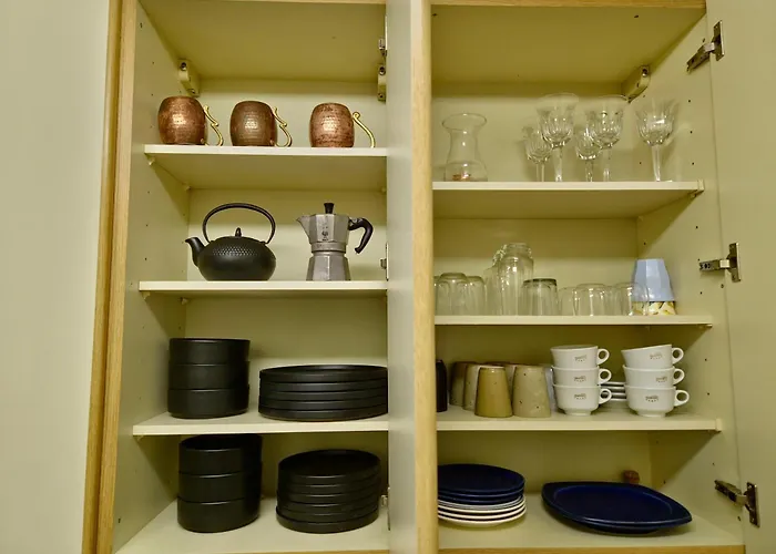 شقة Designer Apt, 2 Balconies, 10min To Main Station *